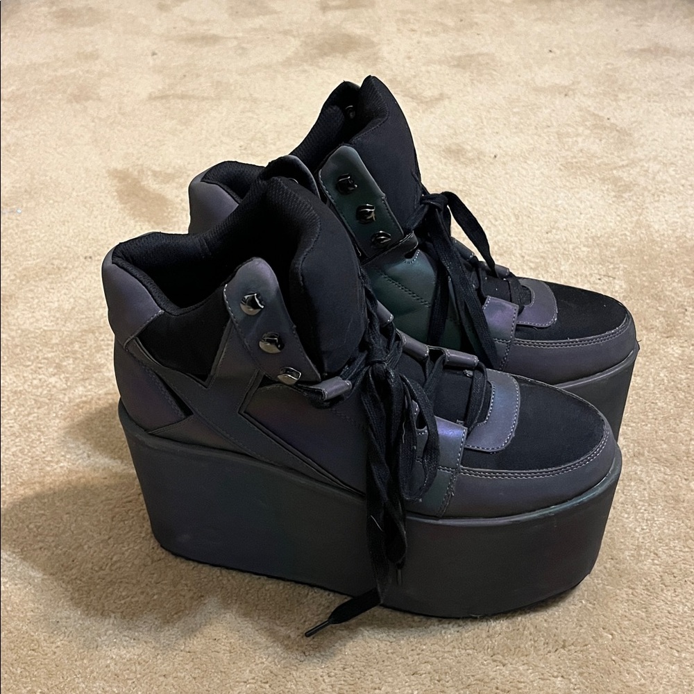 YRU Qzmo Holographic Platform Sneakers - Picture 5 of 5